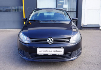 Подержанный автомобиль Volkswagen Polo Sedan 2011 года (2 фото)