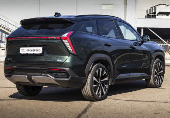 Подержанный автомобиль Geely Atlas 2024 года (5 фото)