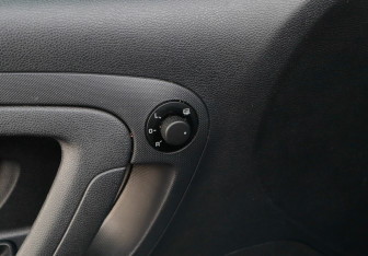 Подержанный автомобиль Skoda Fabia Hatchback 2011 года (16 фото)