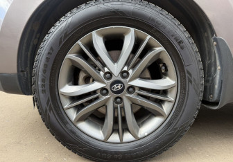 Подержанный автомобиль Hyundai ix35 2015 года (9 фото)