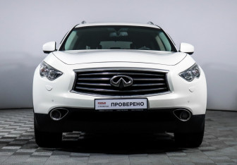 Подержанный автомобиль Infiniti FX 2012 года (2 фото)