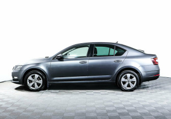 Подержанный автомобиль Skoda Octavia Liftback 2019 года (3 фото)