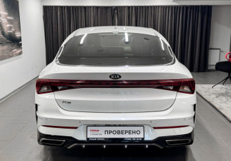 Подержанный автомобиль Kia K5 2021 года (5 фото)