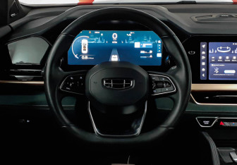Подержанный автомобиль Geely Monjaro 2023 года (11 фото)