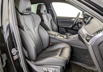 Подержанный автомобиль BMW X6 2021 года (24 фото)