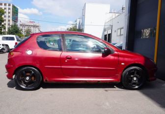 Подержанный автомобиль Peugeot 206 Hatchback 2006 года (4 фото)