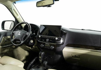 Подержанный автомобиль Mitsubishi Pajero 2020 года (5 фото)