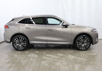 Подержанный автомобиль Wey Coffee 01 2023 года (7 фото)