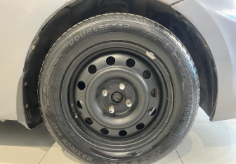 Подержанный автомобиль Hyundai Solaris Hatchback 2012 года (8 фото)