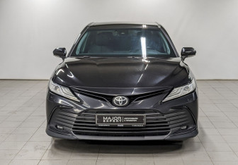 Подержанный автомобиль Toyota Camry Sedan 2021 года (2 фото)
