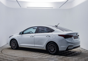 Подержанный автомобиль Hyundai Solaris Sedan 2019 года (7 фото)