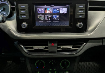 Подержанный автомобиль Skoda Rapid Liftback 2020 года (14 фото)