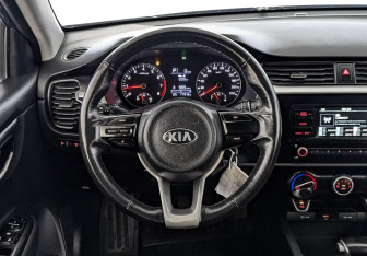 Подержанный автомобиль Kia Rio Hatchback 2021 года (21 фото)