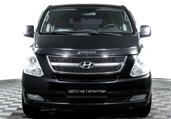 Подержанный автомобиль Hyundai Grand Starex 2013 года (2 фото)