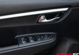 Подержанный автомобиль Kia Rio Hatchback 2022 года (16 фото)