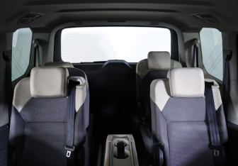 Подержанный автомобиль Volkswagen Multivan 2022 года (13 фото)