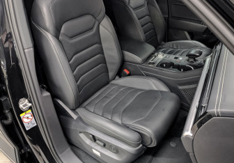 Подержанный автомобиль Volkswagen Touareg 2018 года (22 фото)