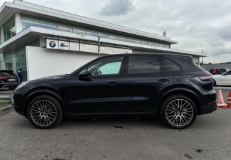 Подержанный автомобиль Porsche Cayenne 2020 года (8 фото)