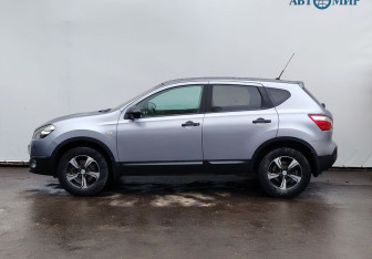 Подержанный автомобиль Nissan Qashqai 2012 года (5 фото)