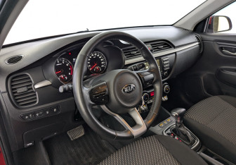 Подержанный автомобиль Kia Rio Sedan 2019 года (16 фото)