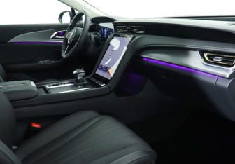 Подержанный автомобиль Hongqi H5 2024 года (9 фото)