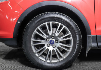 Подержанный автомобиль Ford Kuga 2013 года (8 фото)