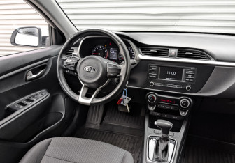 Подержанный автомобиль Kia Rio Sedan 2021 года (27 фото)