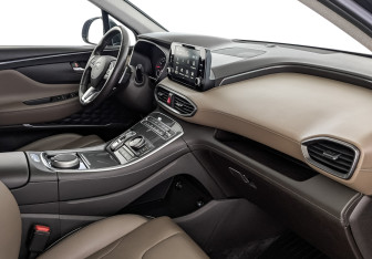 Подержанный автомобиль Hyundai Santa Fe 2022 года (13 фото)