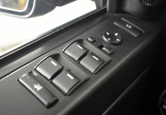 Подержанный автомобиль Land Rover Range Rover 2010 года (49 фото)