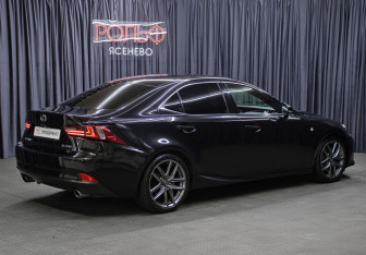 Подержанный автомобиль Lexus IS Sedan 2014 года (5 фото)