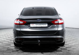 Подержанный автомобиль Ford Mondeo Sedan 2016 года (6 фото)