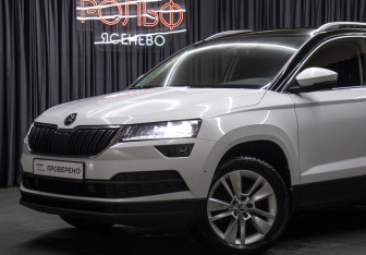 Подержанный автомобиль Skoda Karoq 2020 года (24 фото)