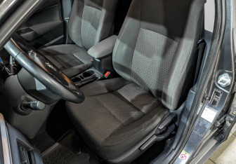 Подержанный автомобиль Toyota Corolla Sedan 2014 года (20 фото)