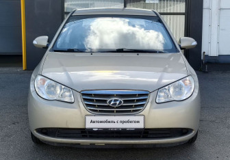 Подержанный автомобиль Hyundai Elantra Sedan 2010 года (2 фото)