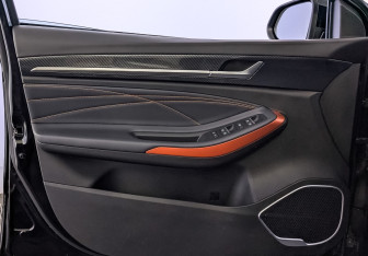 Подержанный автомобиль Omoda S5 GT 2024 года (19 фото)