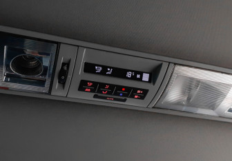 Подержанный автомобиль Volkswagen Multivan 2016 года (23 фото)