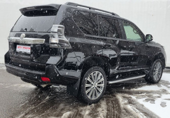 Подержанный автомобиль Toyota Land Cruiser Prado 2017 года (5 фото)