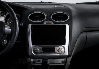 Подержанный автомобиль Ford Focus Wagon 2010 года (12 фото)