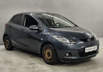 Подержанный автомобиль Mazda 2 Hatchback 2008 года (3 фото)