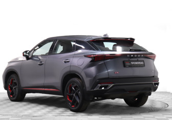 Подержанный автомобиль Omoda C5 2023 года (7 фото)
