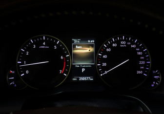 Подержанный автомобиль Lexus ES 2016 года (18 фото)