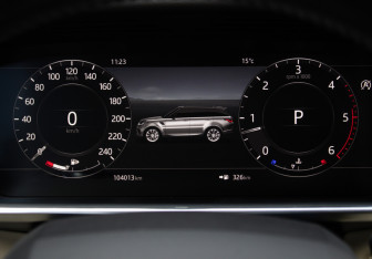 Подержанный автомобиль Land Rover Range Rover Sport 2018 года (10 фото)