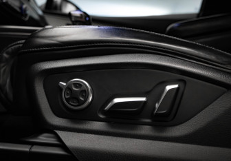 Подержанный автомобиль Audi Q7 2016 года (27 фото)