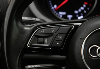Подержанный автомобиль Audi A3 Sedan 2017 года (11 фото)