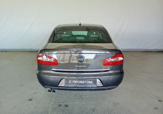 Подержанный автомобиль Skoda Superb Liftback 2010 года (5 фото)