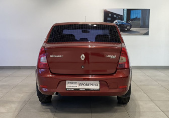 Подержанный автомобиль Renault Logan Sedan 2011 года (6 фото)
