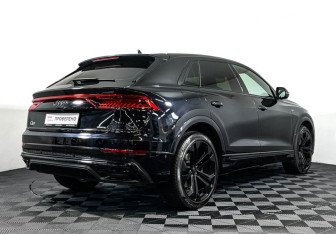 Подержанный автомобиль Audi Q8 2020 года (5 фото)