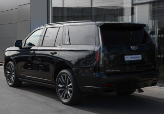 Подержанный автомобиль Cadillac Escalade Suv 2022 года (7 фото)