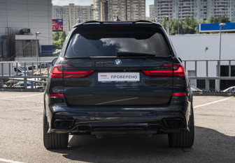 Подержанный автомобиль BMW X7 2019 года (7 фото)
