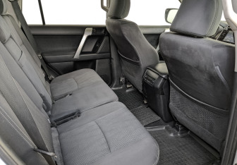 Подержанный автомобиль Toyota Land Cruiser Prado 2018 года (18 фото)